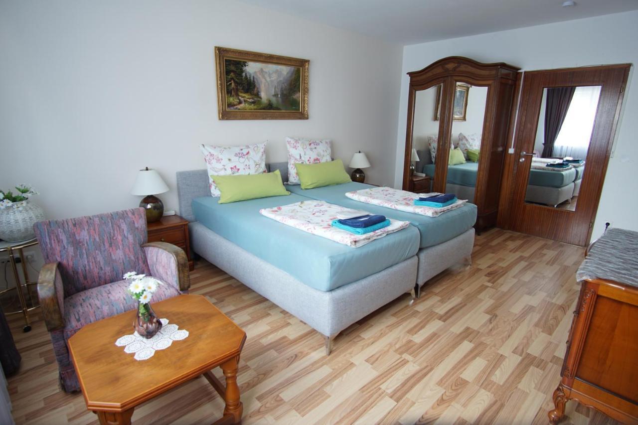 Ferienwohnung - Am Stadtgarten Saarlouis Bagian luar foto
