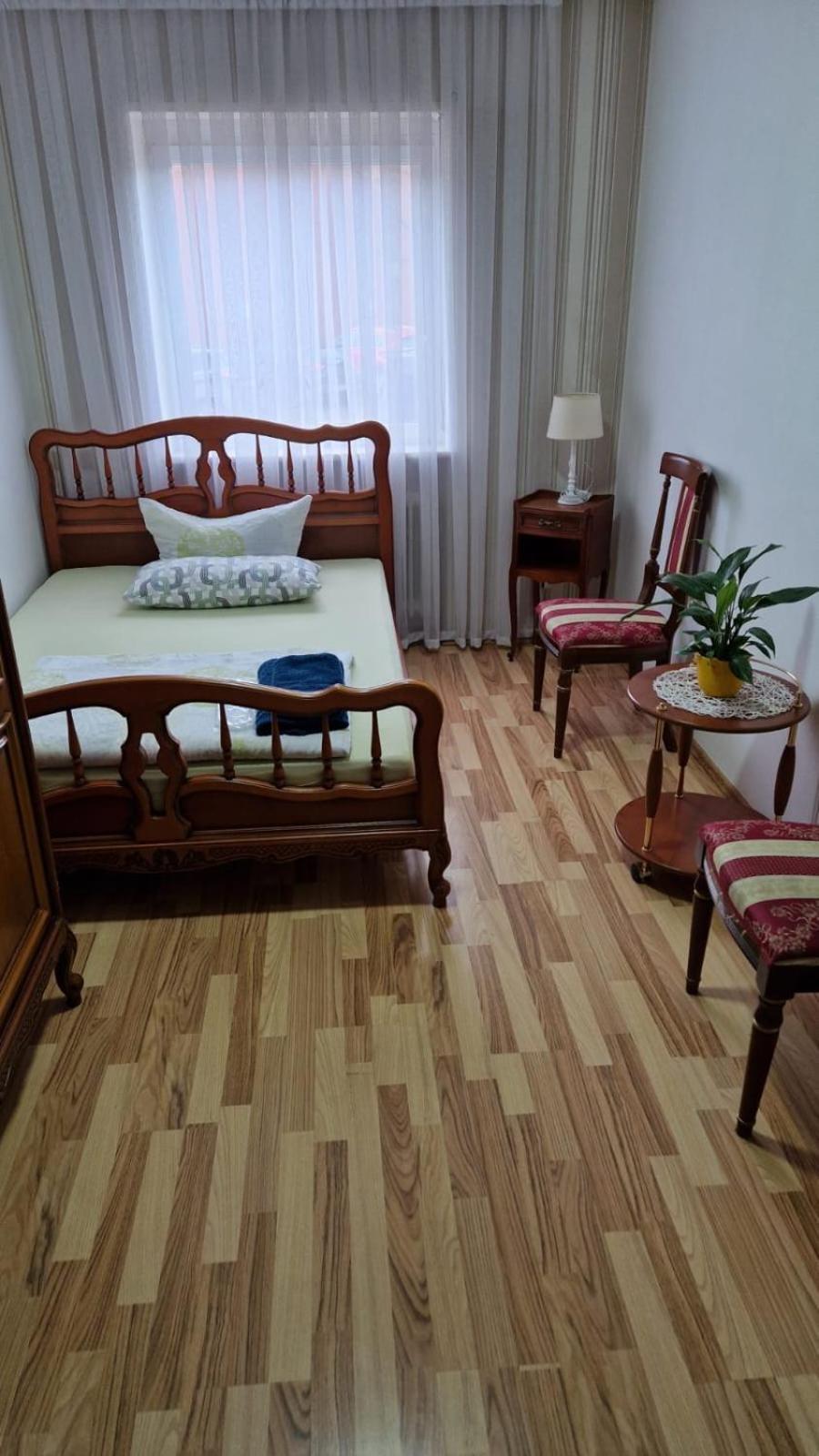 Ferienwohnung - Am Stadtgarten Saarlouis Bagian luar foto